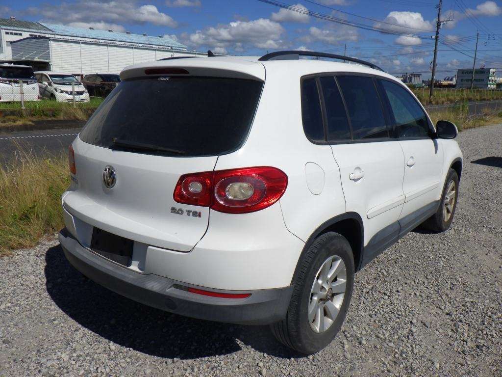 2010 Volkswagen VW ティグアン 4WD auction photo 2