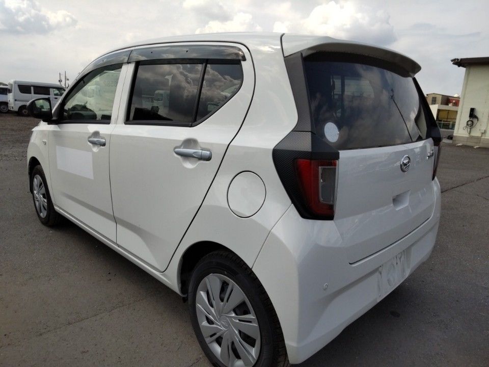 2021 Daihatsu Mira e:S auction photo 6