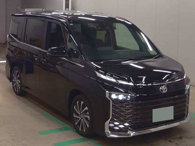 Japan Auction Vehicles 8 2026 Toyota Voxy ハイブリッドS-Z auction photo