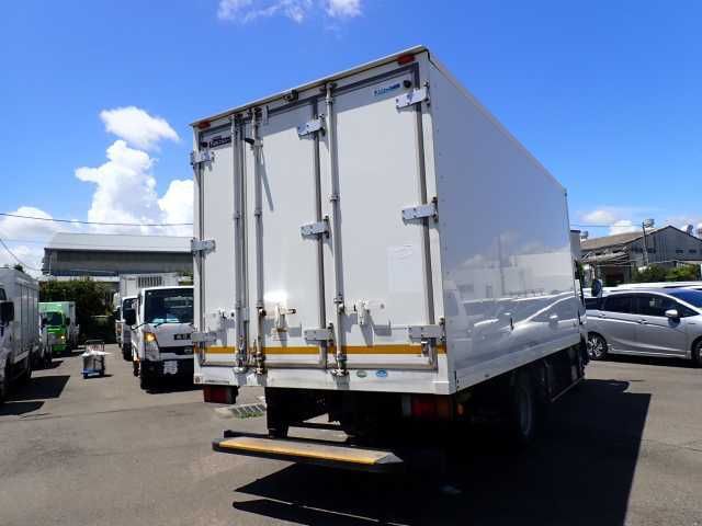 2019 Isuzu Elf 2.0t Frozen auction photo 2
