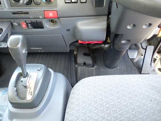 2019 Isuzu Elf 2.0t Frozen auction photo 9