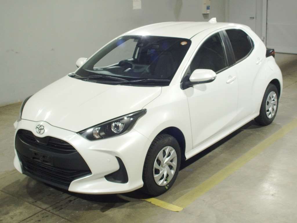 2022 Toyota Yaris G 4WD Japan auction vehicle