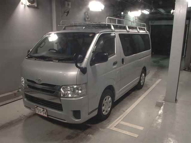 2020 Toyota Hiace DX GLパッケージ auction photo 4