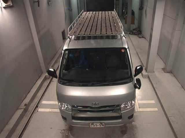2020 Toyota Hiace DX GLパッケージ auction photo 6
