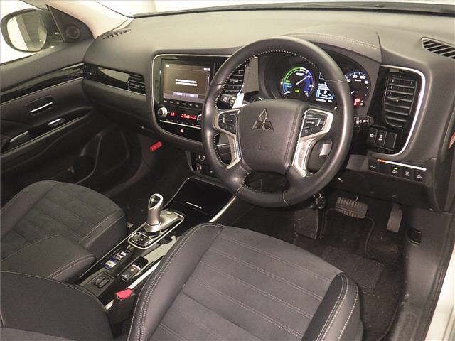 2021 Mitsubishi Outlander 4WD PHEV G Plus Package auction photo 3