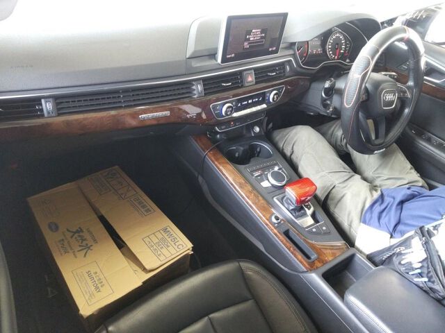 2016 Audi A4 Avant 2.0TFSIクワレザP 4WD auction photo 3