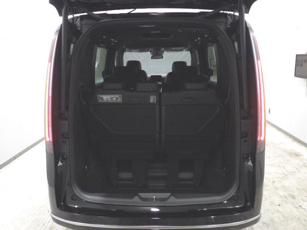 2026 Honda Stepwgn 4WD プレミアムライン auction photo 8