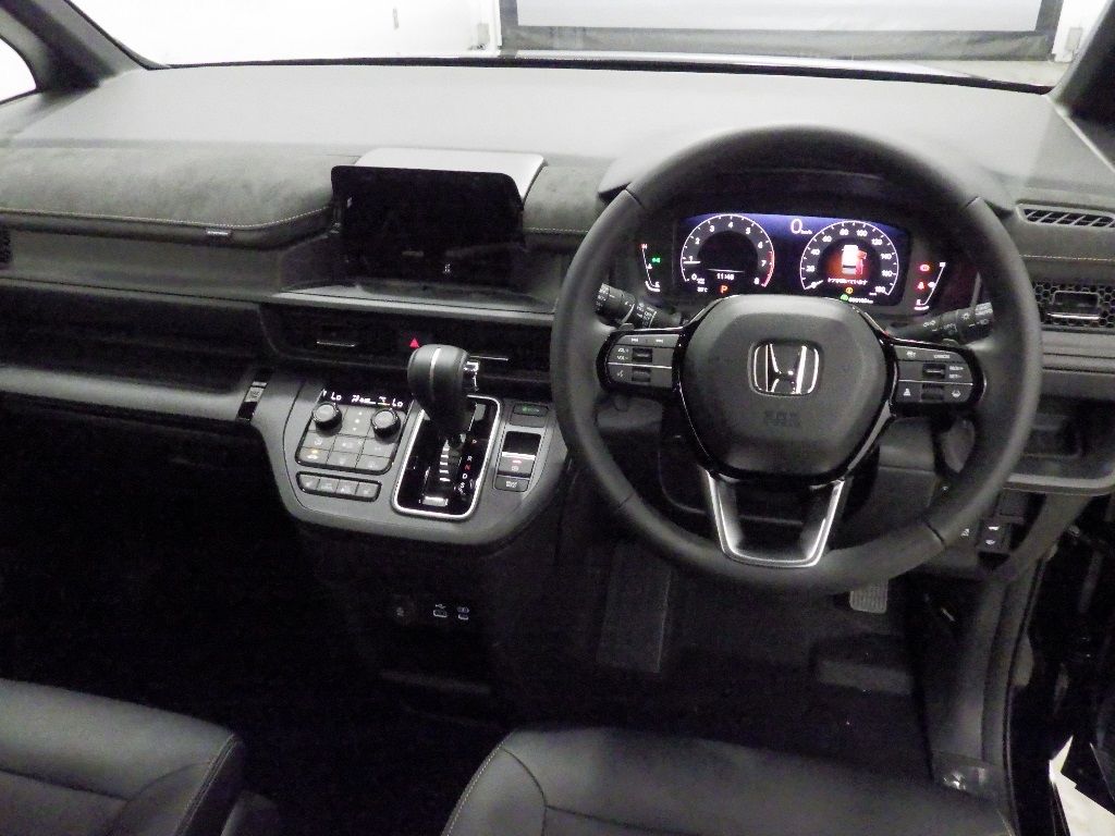 2026 Honda Stepwgn 4WD プレミアムライン auction photo 3