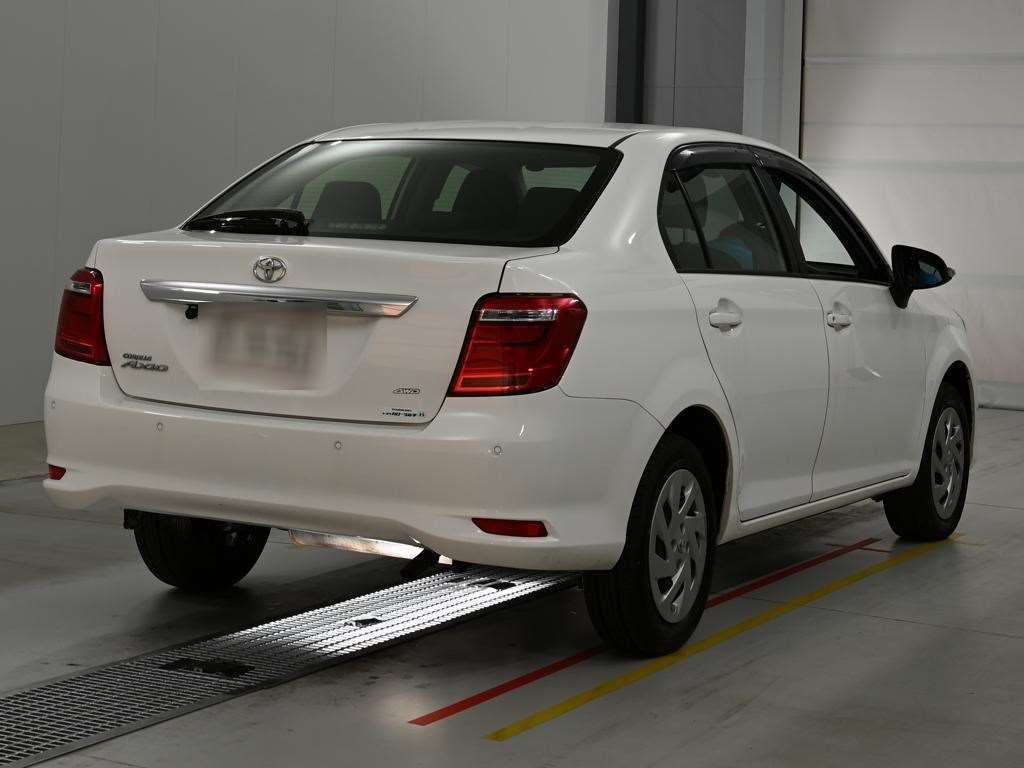 2021 Toyota Corolla Axio EX 4WD auction photo 2