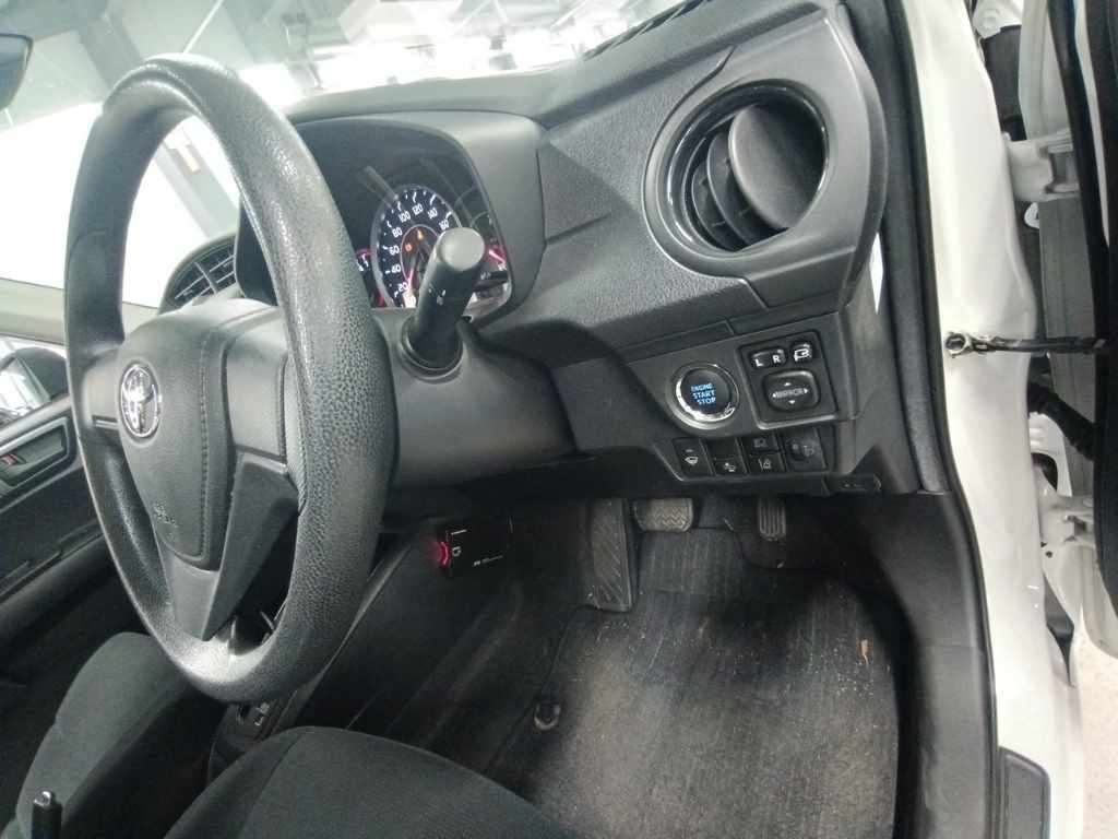 2021 Toyota Corolla Axio EX 4WD auction photo 9
