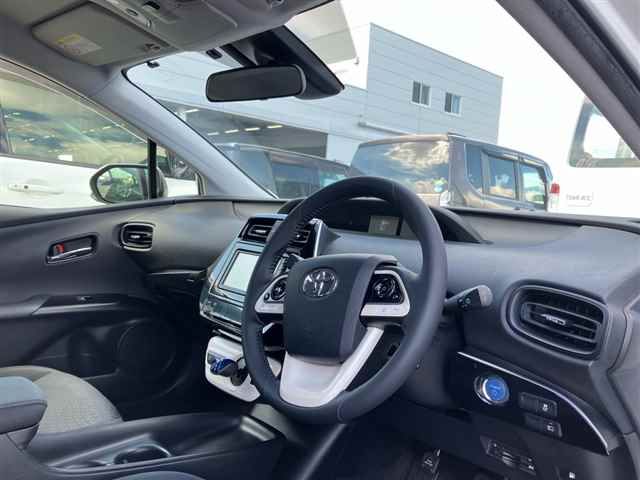 2016 Toyota Prius S auction photo 3