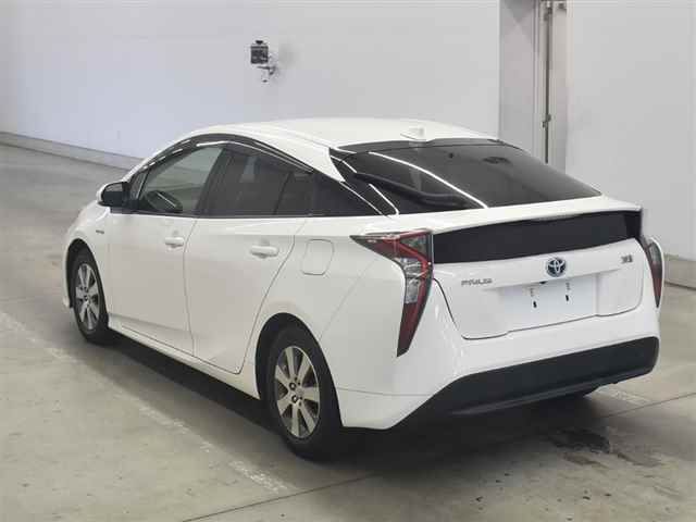2016 Toyota Prius S auction photo 2