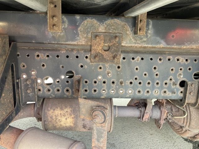 2013 Isuzu Forward Aluminum van auction photo 16