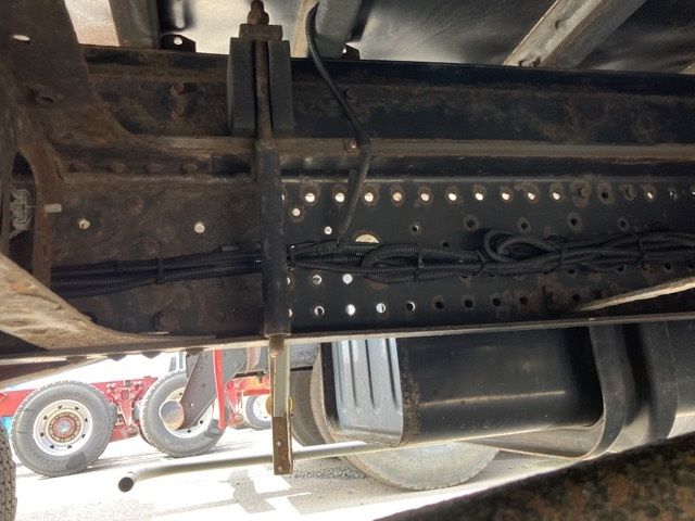 2013 Isuzu Forward Aluminum van auction photo 12