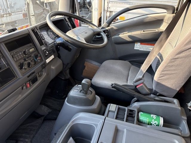 2013 Isuzu Forward Aluminum van auction photo 5