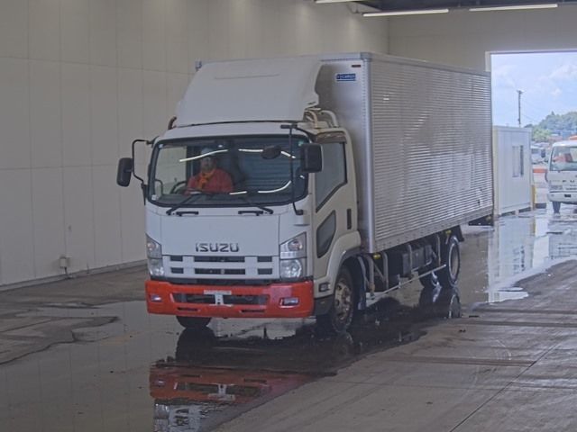 2013 Isuzu Forward Aluminum van Japan auction vehicle