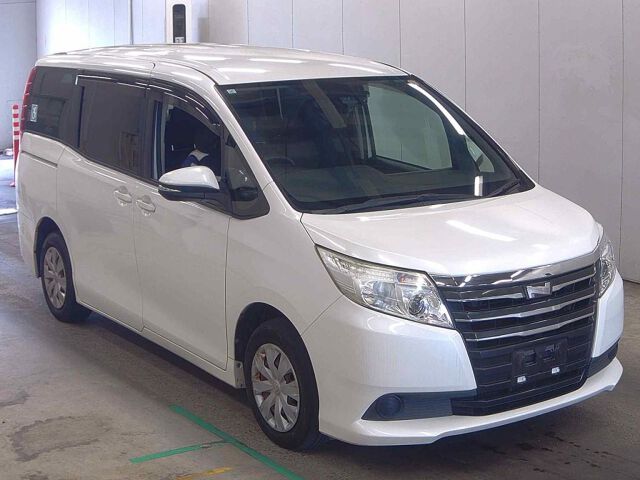 2017 Toyota Noah X ウェルキャブ Japan auction vehicle