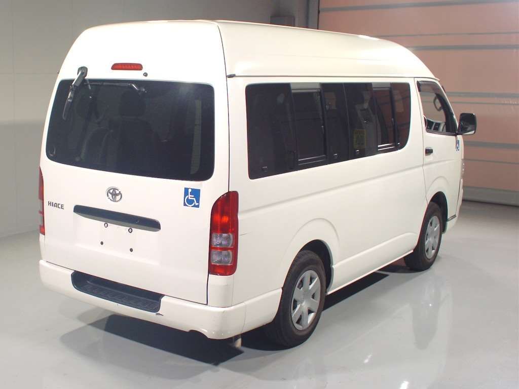 2010 Toyota Hiace auction photo 2