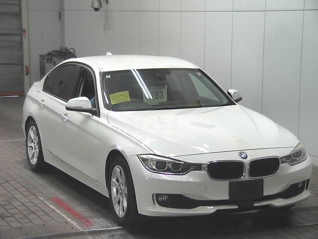 2015 BMW 3 Series 320d Japan auction vehicle