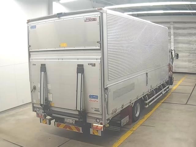 2018 Isuzu Forward ウィング auction photo 2