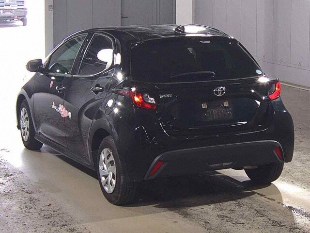 2021 Toyota Yaris X auction photo 2