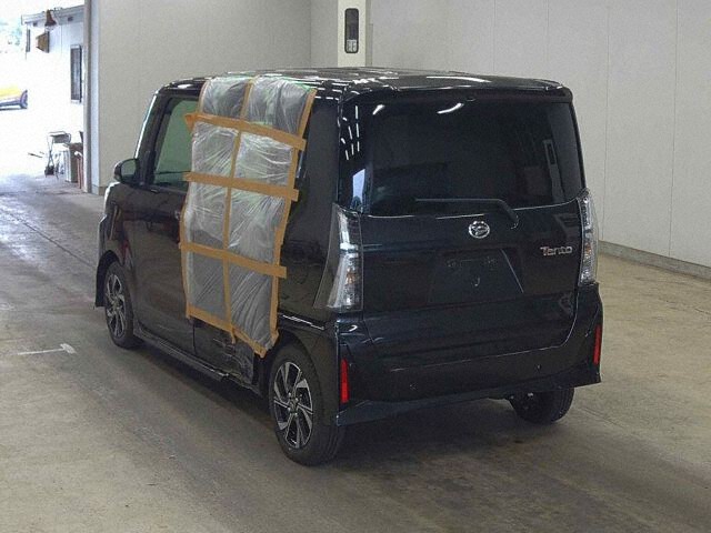 2025 Daihatsu Tanto Custom X auction photo 2