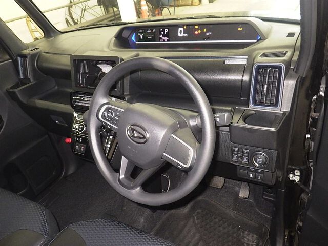 2025 Daihatsu Tanto Custom X auction photo 3