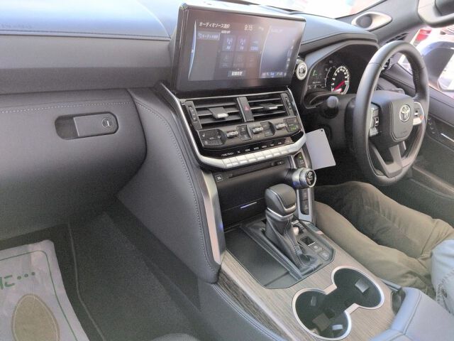 2024 Toyota Land Cruiser ZX 4WD auction photo 3