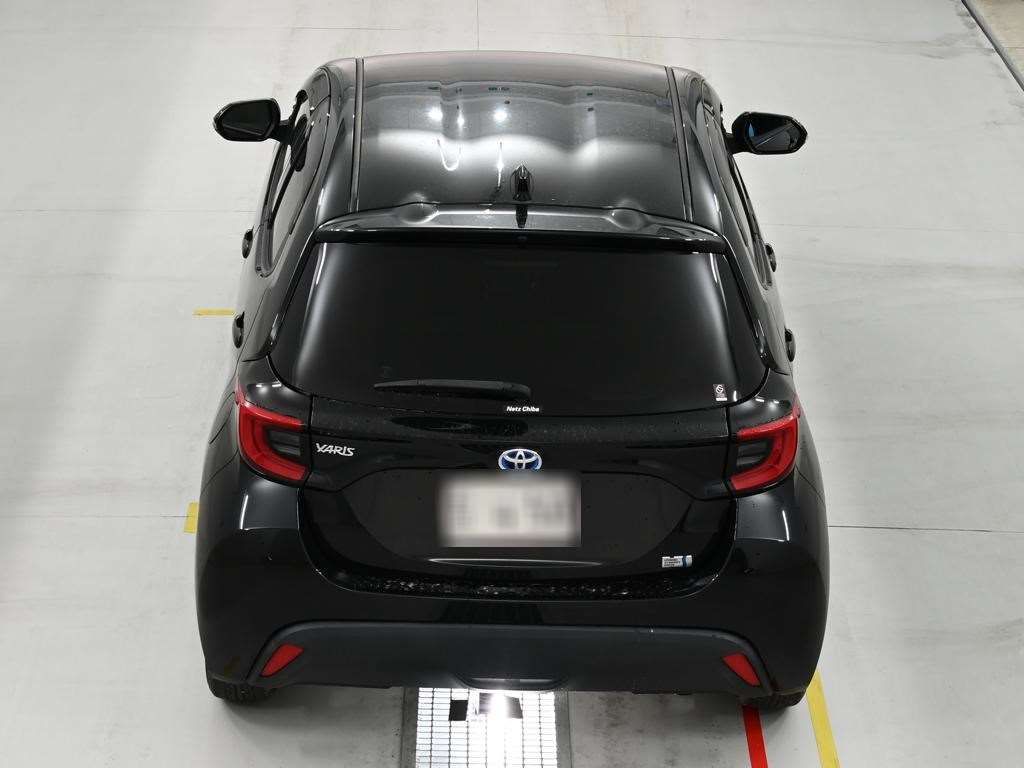 2021 Toyota Yaris ハイブリッドG auction photo 8