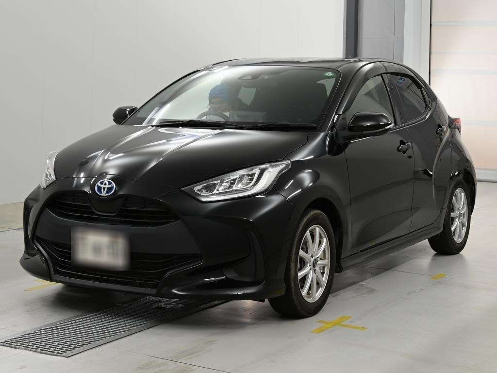 Japan Auction Vehicles 14 2021 Toyota Yaris ハイブリッドG auction photo