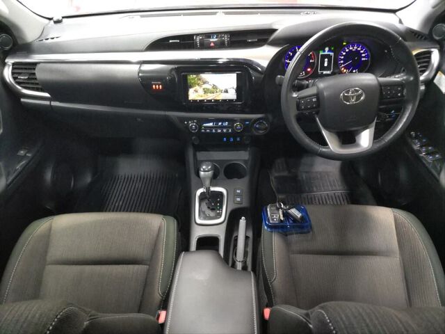 2018 Toyota Hilux Z 4WD auction photo 3