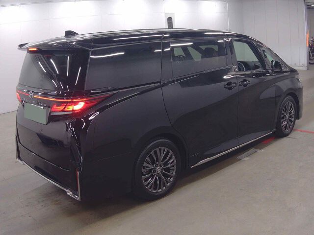 2025 Toyota Vellfire Z Premier auction photo 5