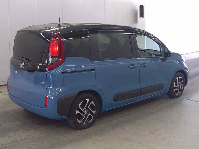 2023 Toyota Sienta ハイブリッドG auction photo 5