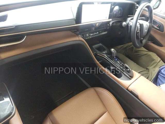 2026 Toyota Crown Estate Estate Z (HEV) 4WD auction photo 3