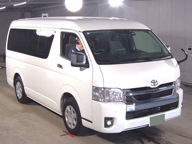 Japan Auction Vehicles 8 2024 Toyota Hiace GL 4WD auction photo