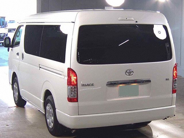 2024 Toyota Hiace GL 4WD auction photo 2