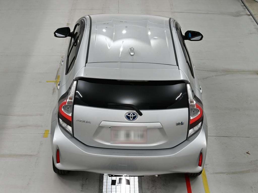 2021 Toyota Aqua S auction photo 8