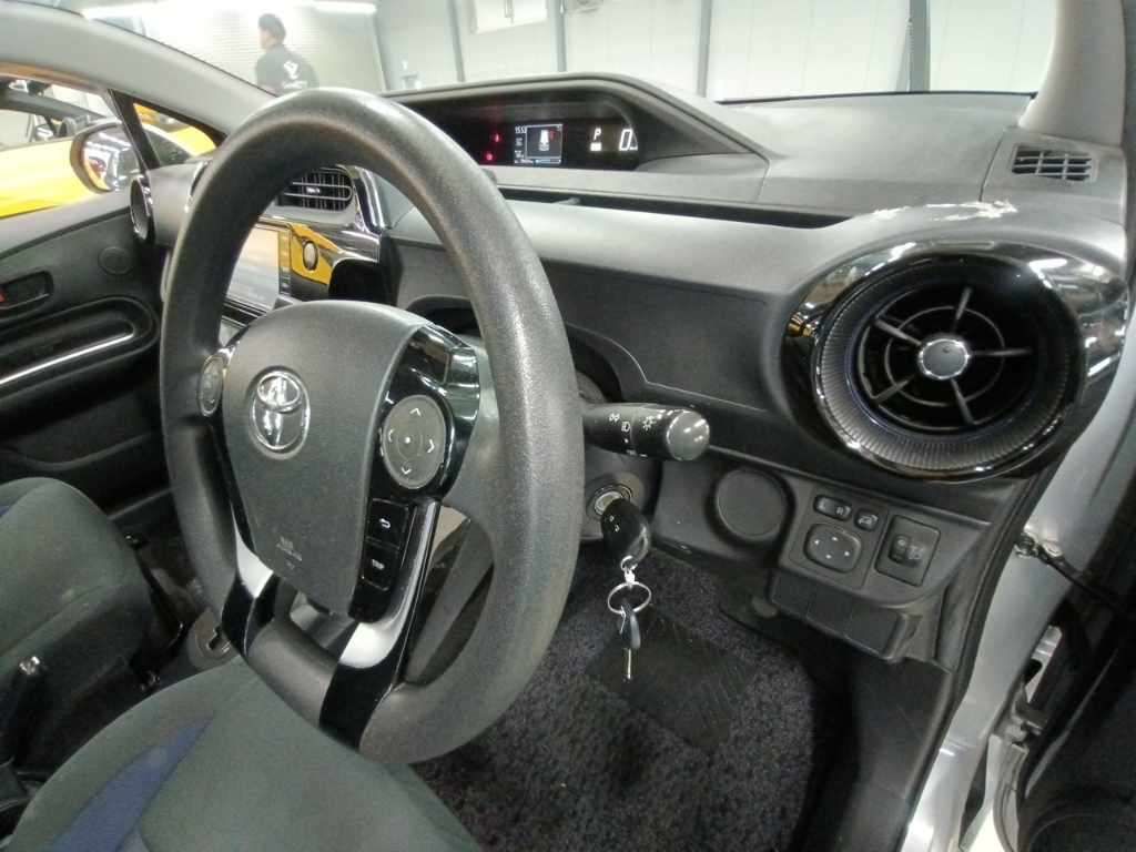 2021 Toyota Aqua S auction photo 9