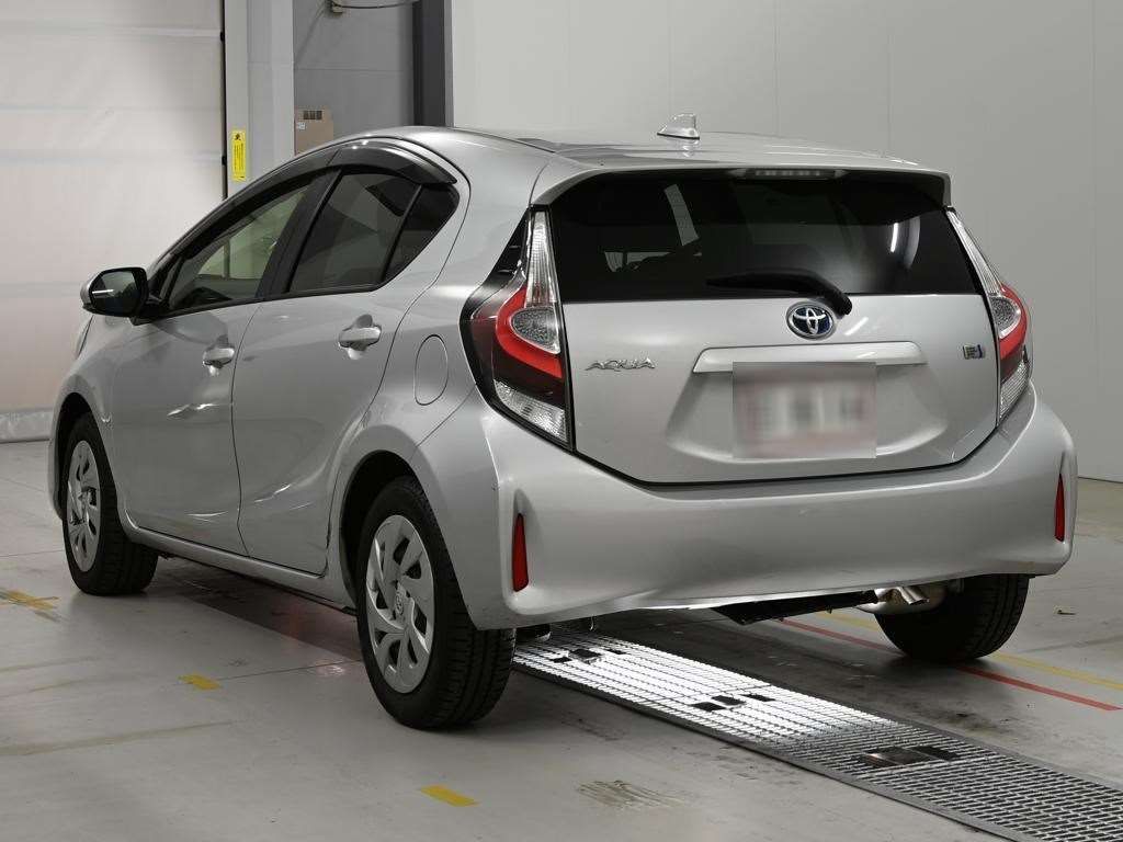2021 Toyota Aqua S auction photo 6
