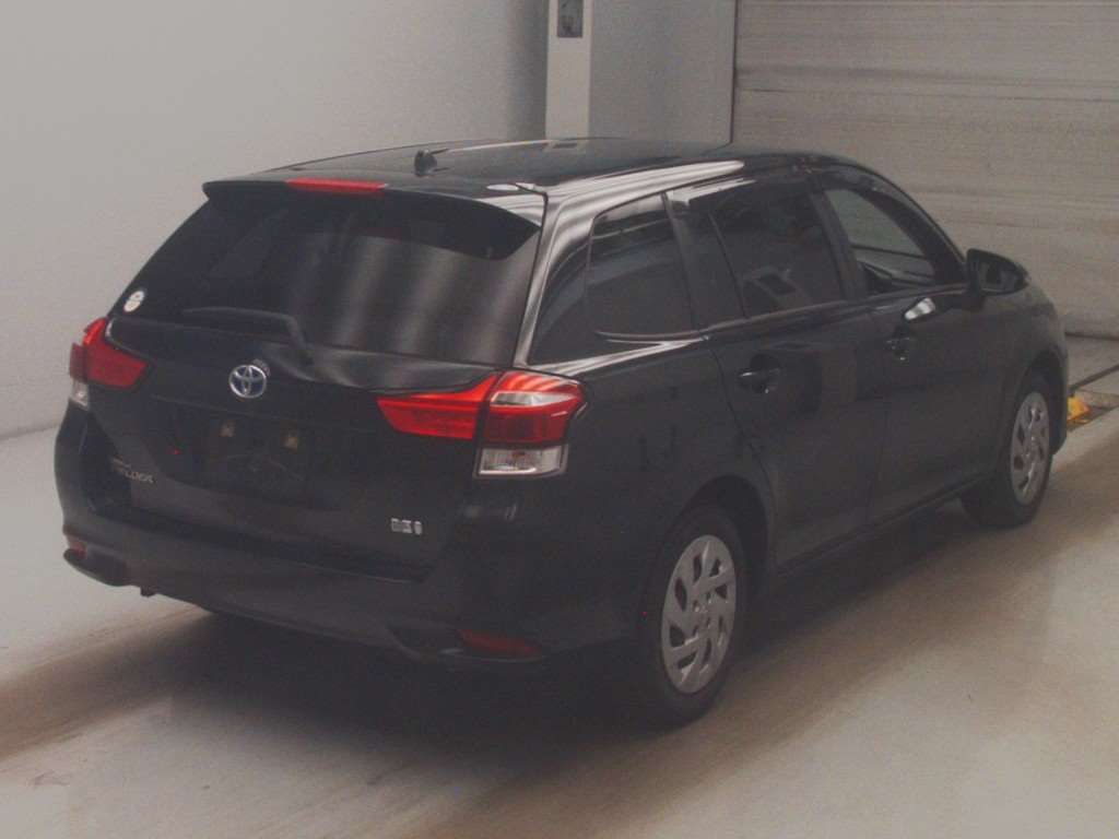 2021 Toyota Corolla Fielder ハイブリッド EX auction photo 2