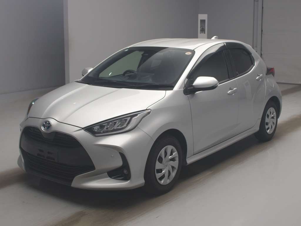Japan Auction Vehicles 4 2021 Toyota Yaris Hybrid G auction photo