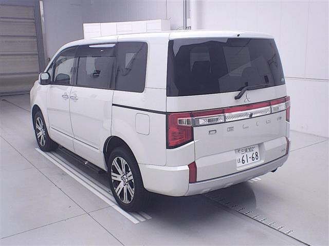2020 Mitsubishi Delica D:5 4WD P 8-seater auction photo 2