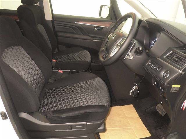 2020 Mitsubishi Delica D:5 4WD P 8-seater auction photo 5