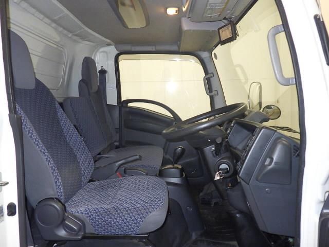 2022 Isuzu Elf Refrigerated and frozen trucks auction photo 6
