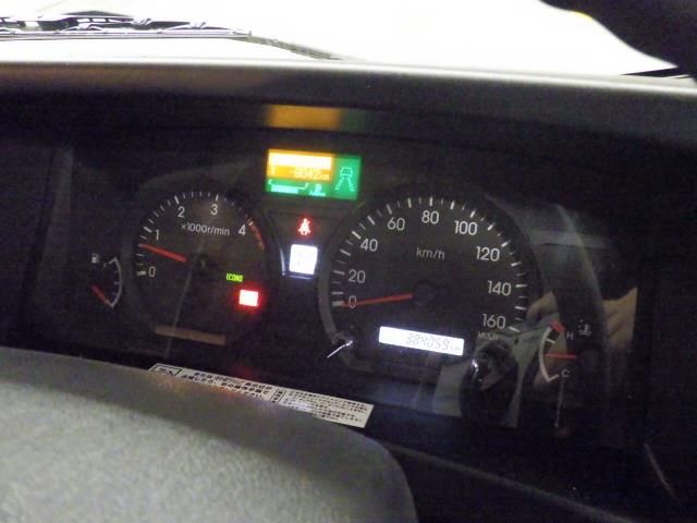 2022 Isuzu Elf Refrigerated and frozen trucks auction photo 7
