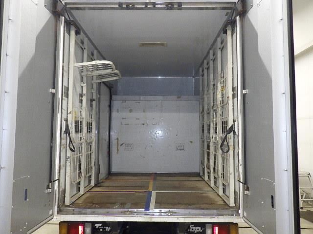 2011 Isuzu Elf Van auction photo 4