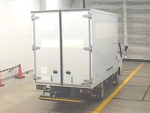 2011 Isuzu Elf Van auction photo 2