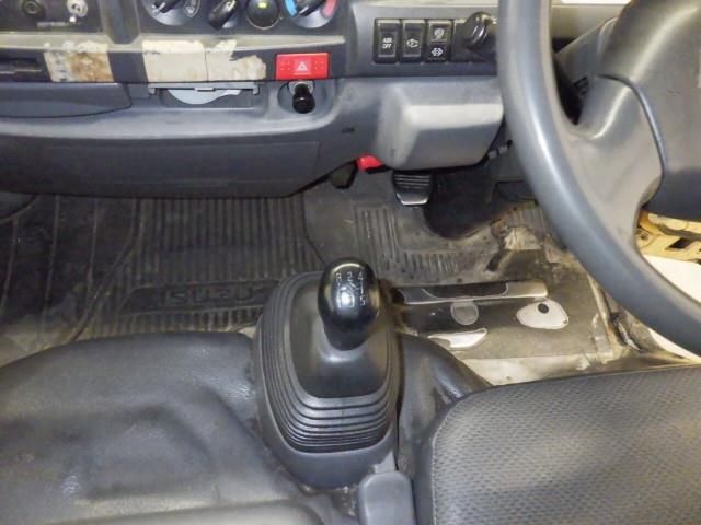 2011 Isuzu Elf Van auction photo 8