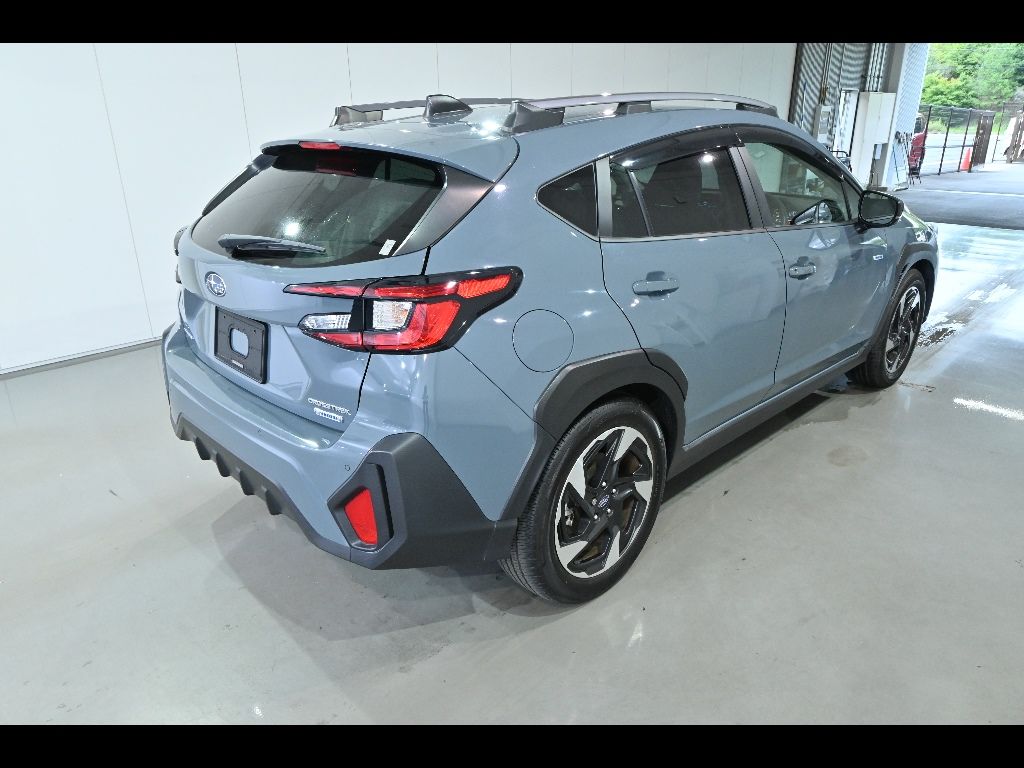 2023 Subaru Crosstrek 4WD LTD auction photo 2