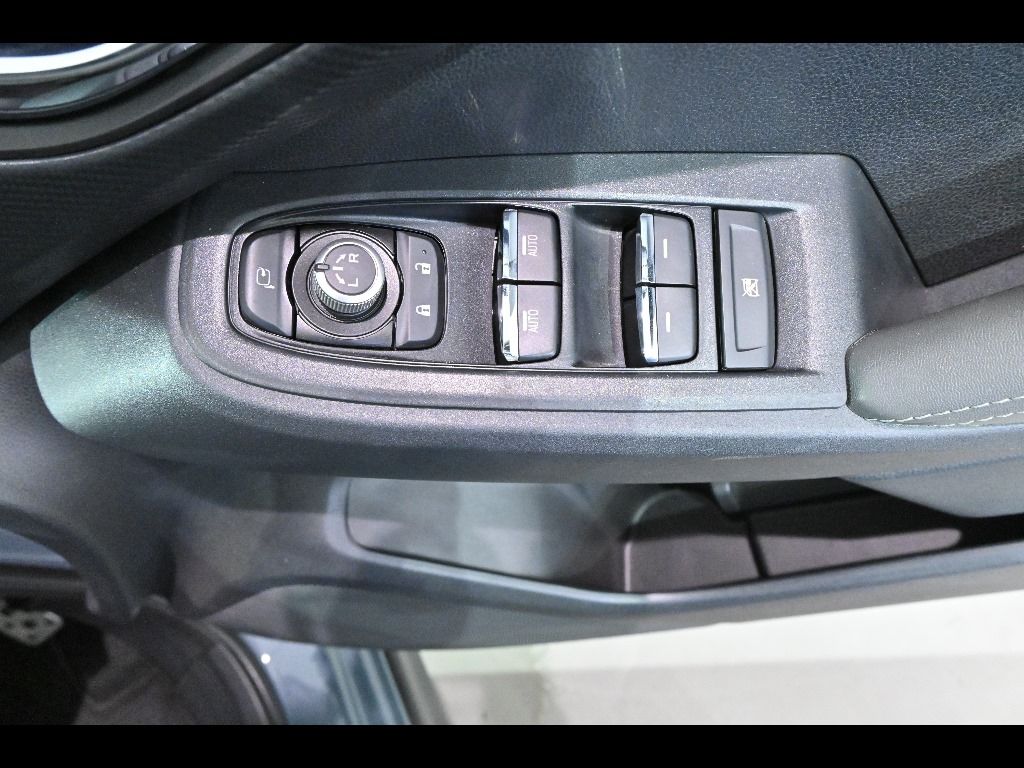 2023 Subaru Crosstrek 4WD LTD auction photo 11